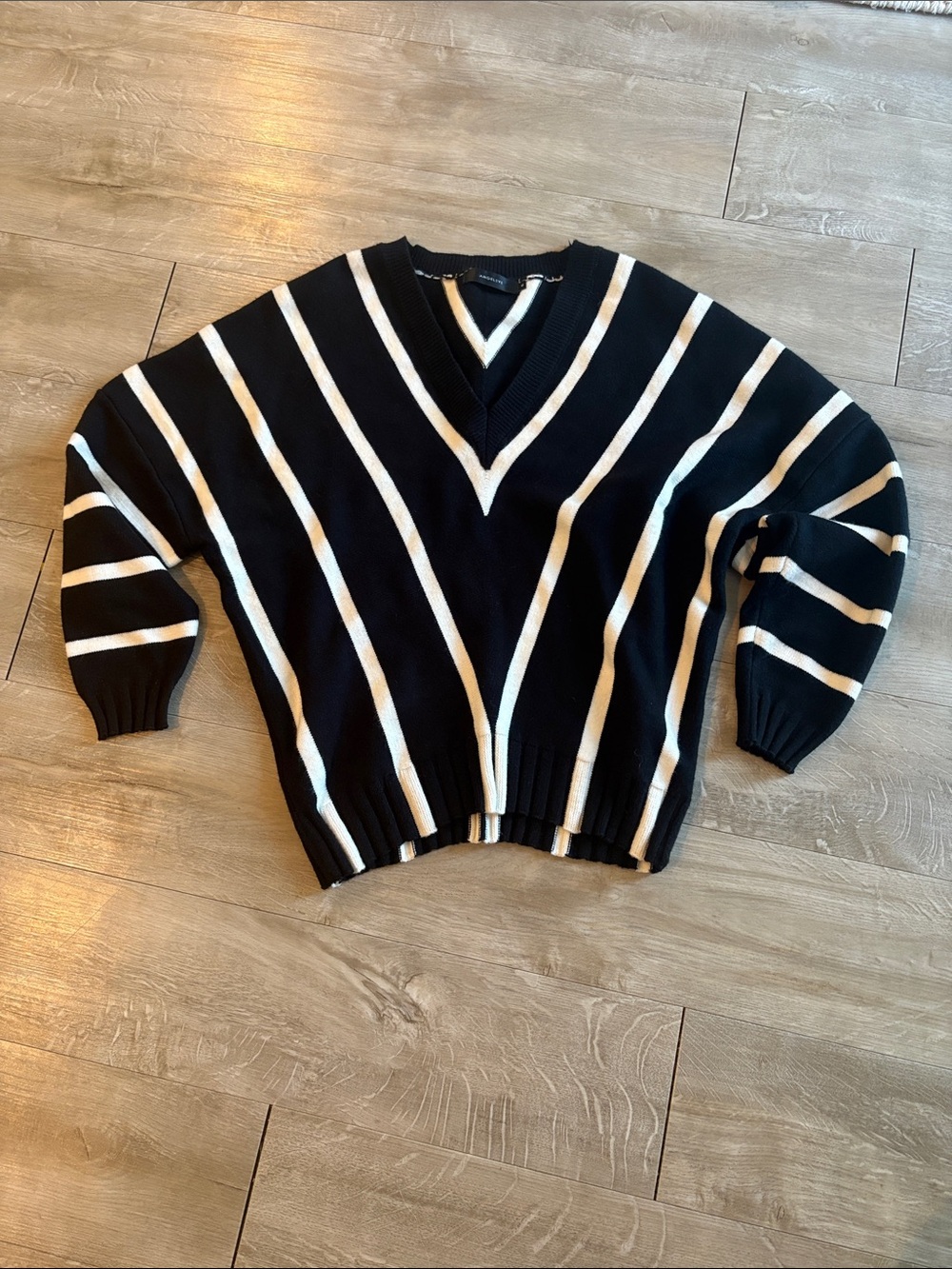 AngelEye Black and White Striped Knit Top Size Medium
